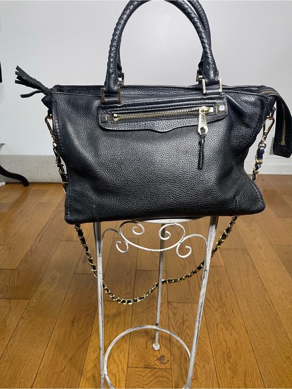 Rebecca Minkoff Black Leather Shoulder Bag with Gold Chain - Picture 2 of 9